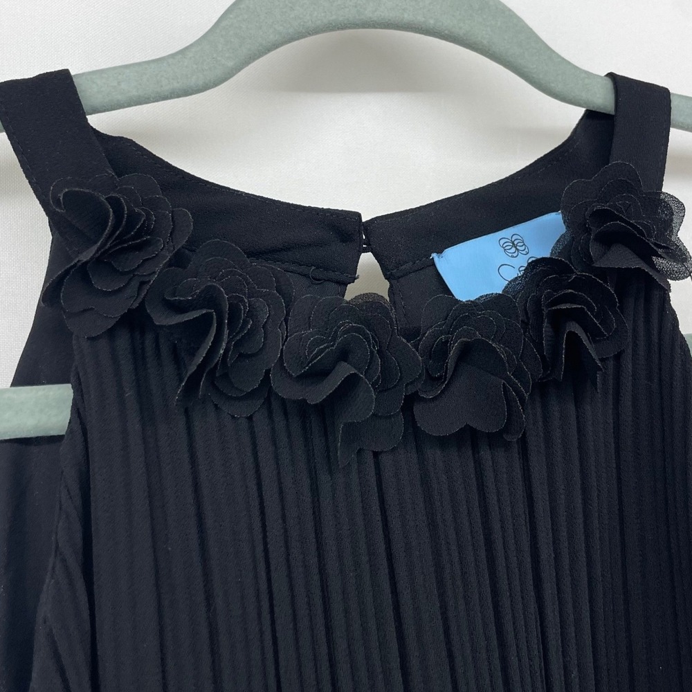 CeCe Women Size Medium Black Pleated 3D‎ Floral Rosette Sleeveless Blouse - Picture 3 of 8